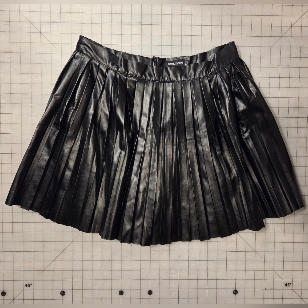 PrettyLittleThing Shiny Black Skater Skirt